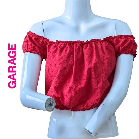 NEW Red Over the Shoulder Crop Top With Florets crochet Size Medium Eyelet Top - Picture 1 of 7
